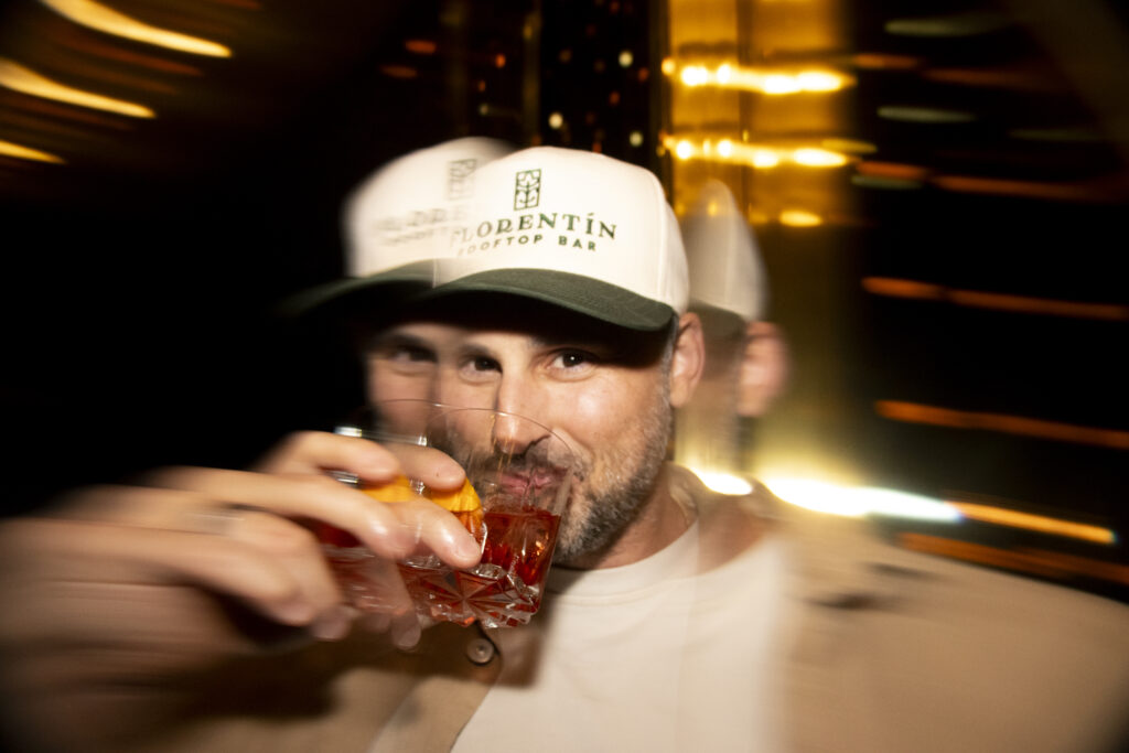 A sip in the Florentín cap.